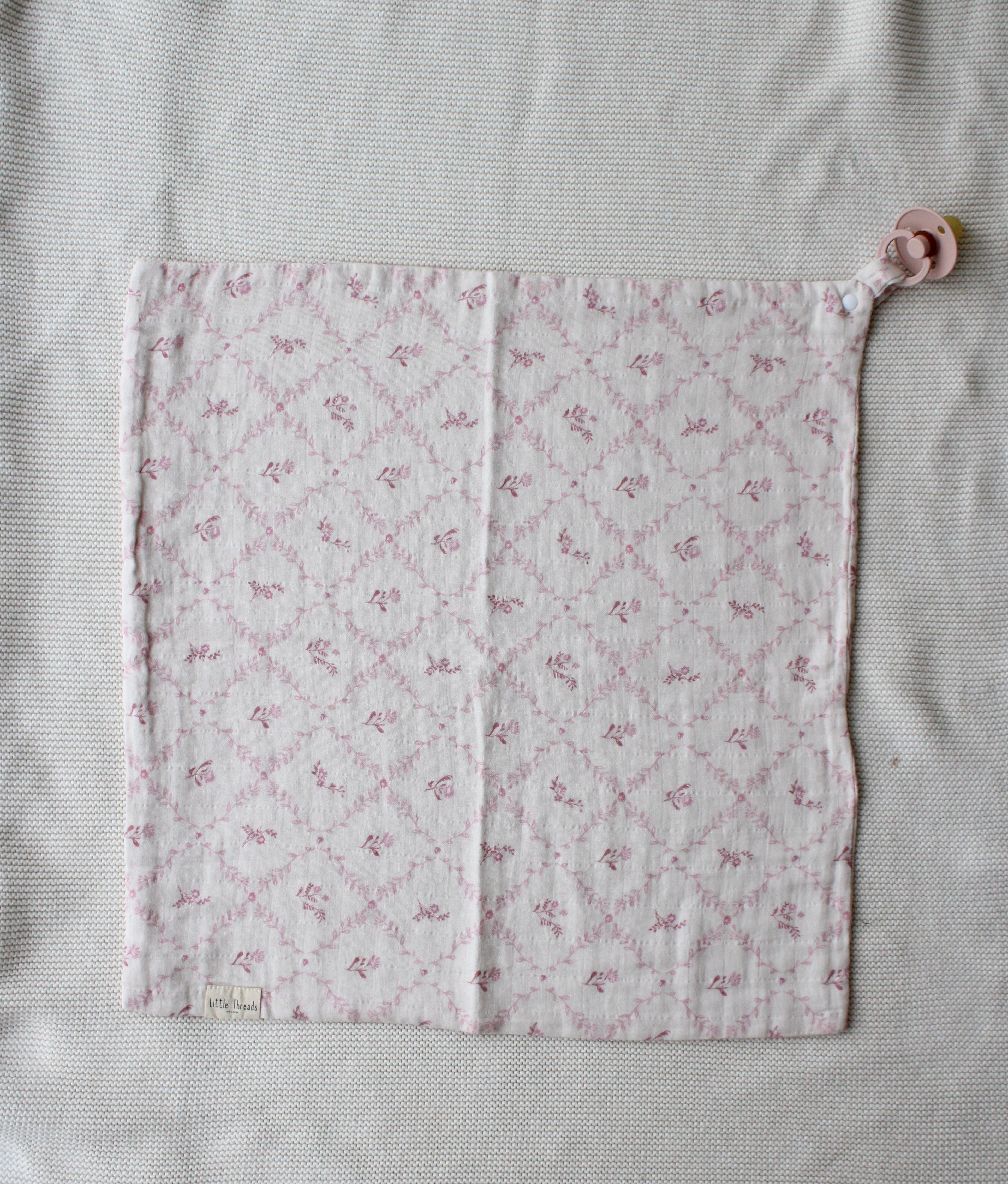Mauve Lattice Lovey