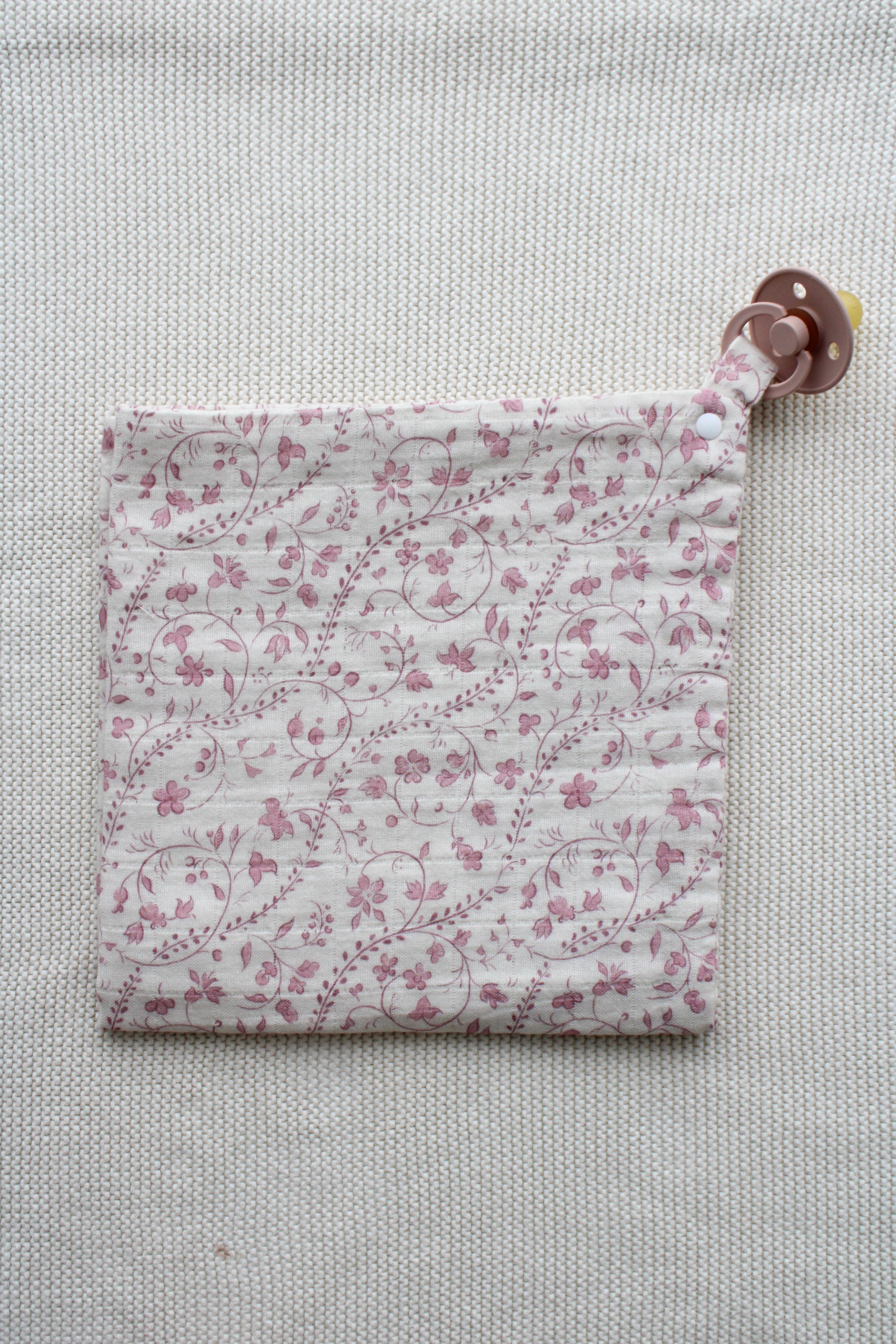 Mauve Heirloom Vine Lovey