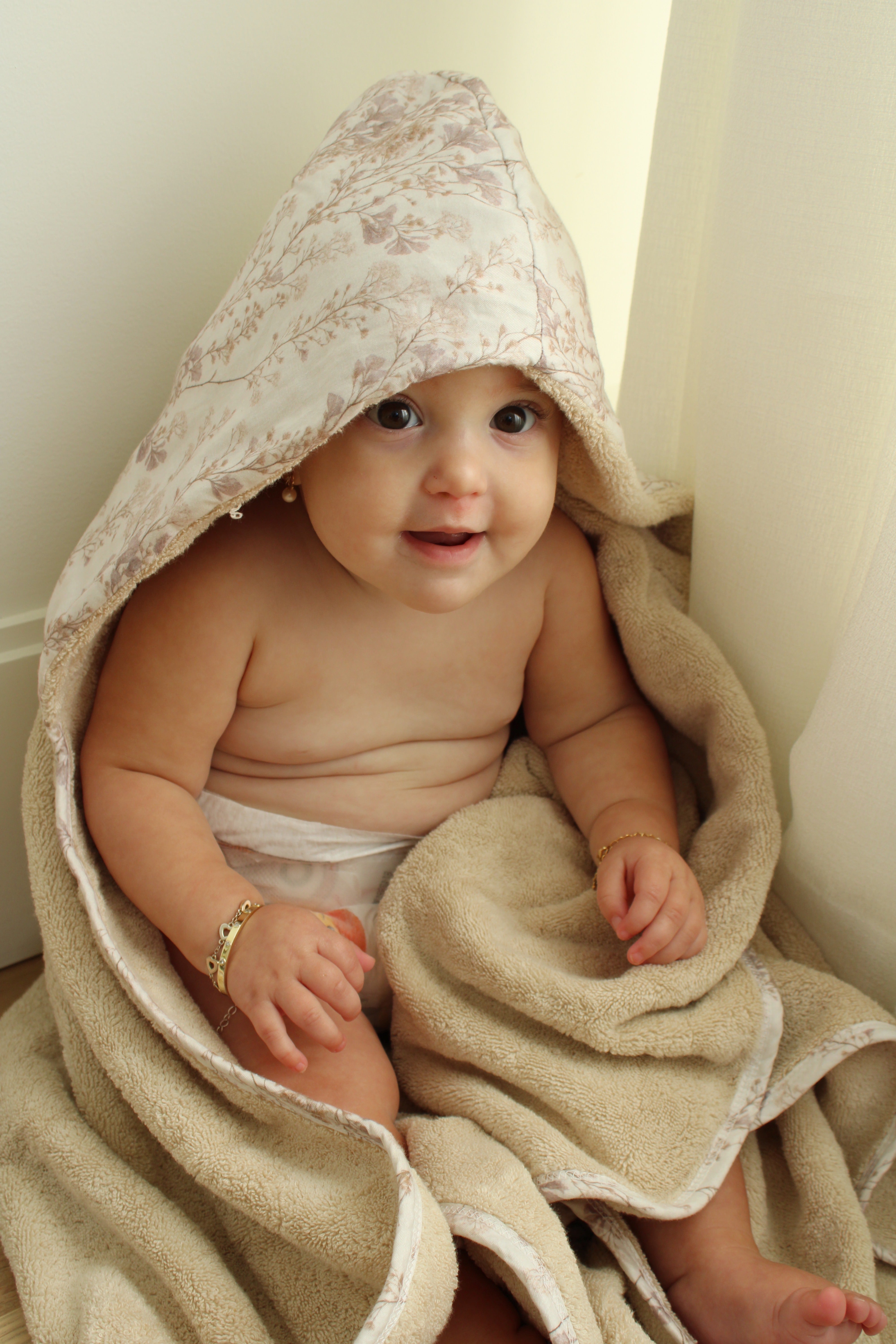 Delicate Neutral Branches Bath Towel