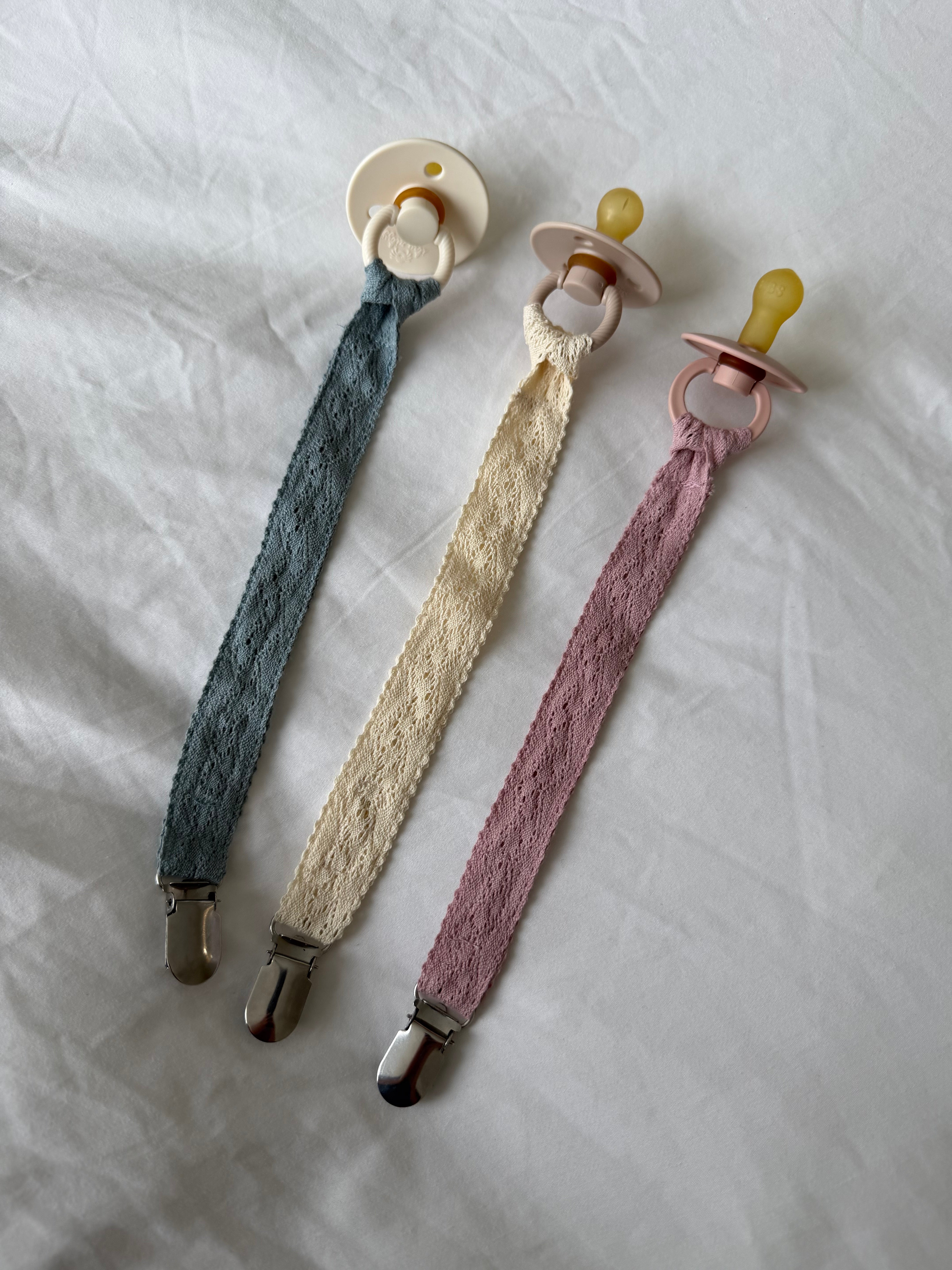 Fine Knit Collection Pacifier Clip