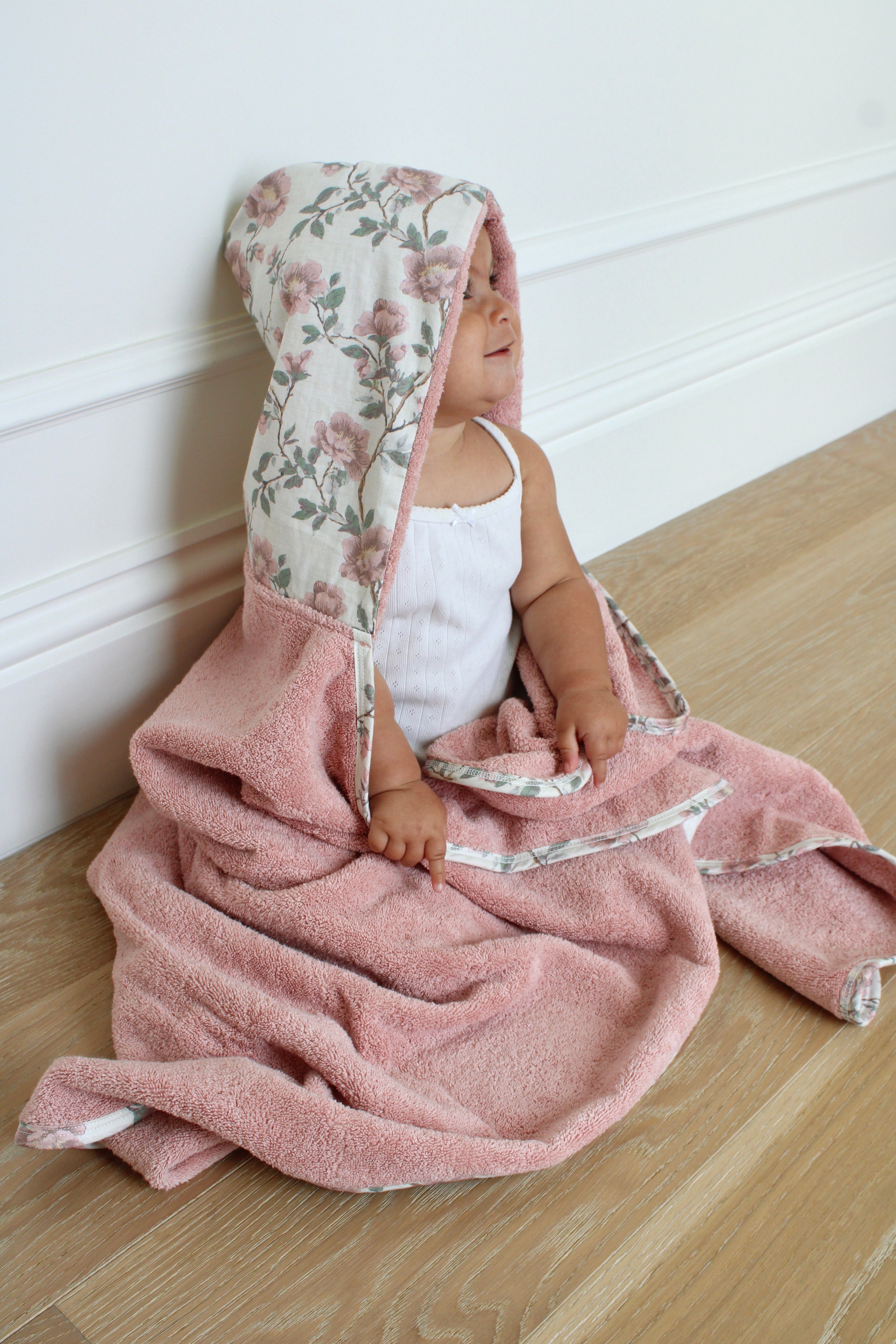 Blush Meadow Hooded Bath Towel